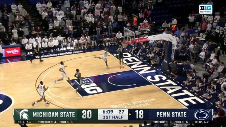 Jaden Akins throws down a tomahawk slam to extend Michigan State