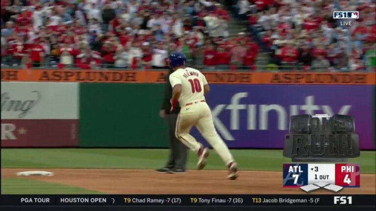 J.T. Realmuto launches a solo home run, helping the Phillies trim into the Braves