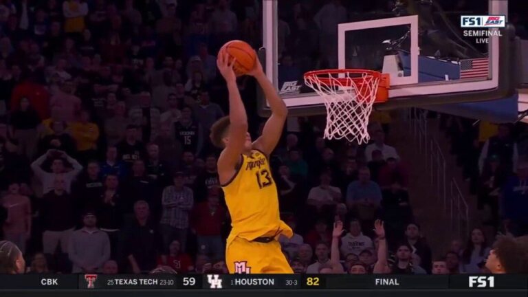 Oso Ighodaro throws down a NASTY alley-oop to extend Marquette