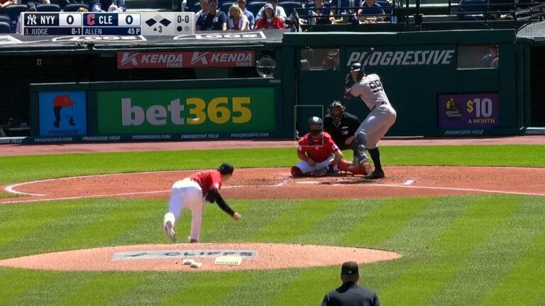 Aaron Judge hits his 260th career home run to tie Derek Jeter for ninth in Yankees history