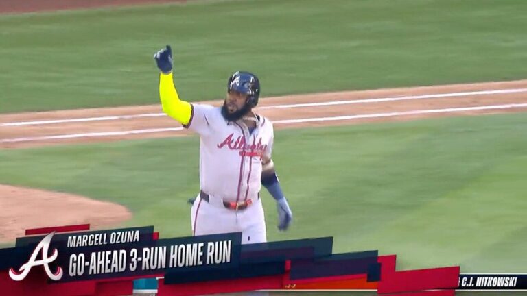 Marcell Ozuna hits a go-ahead, three-run homer in the Braves