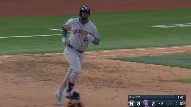 Yordan Alvarez crushes his second home run of the game in the Astros