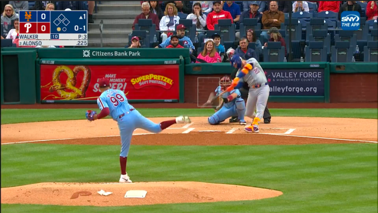 Pete Alonso crushes his 10th home run to get the Mets started vs. Phillies