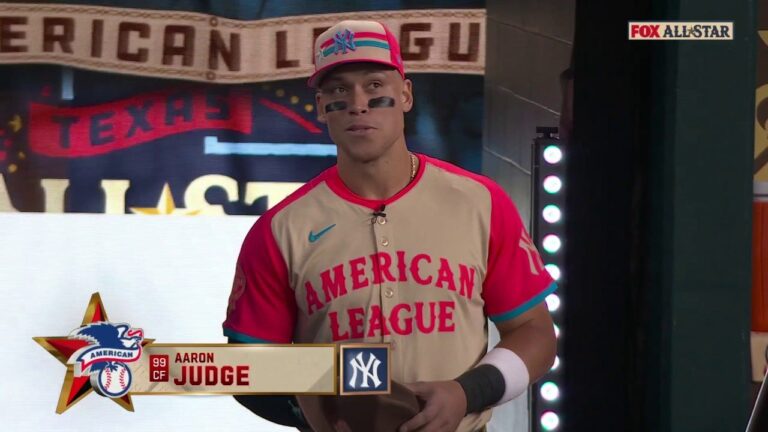 NL, AL player introductions before MLB All-Star game