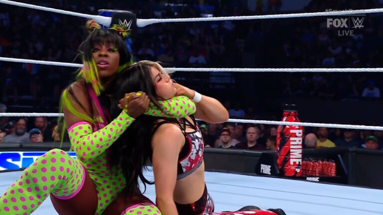 Naomi welcomes Blair Davenport to SmackDown with one-on-one showdown