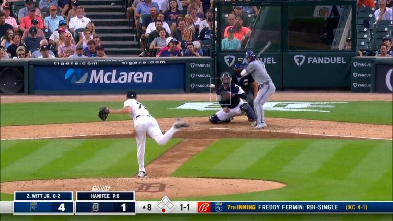 Bobby Witt Jr. crushes his 20th home run of the year against the Tigers