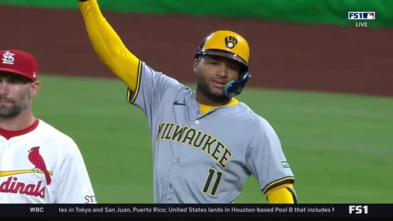 Jackson Chourio knocks in a pair of runs to give the Brewers the lead over the Cardinals