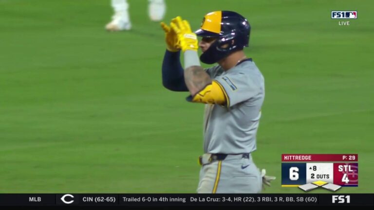 Joey Ortiz splits the gap with his two RBI double to give the Brewers the lead vs. the Cardinals