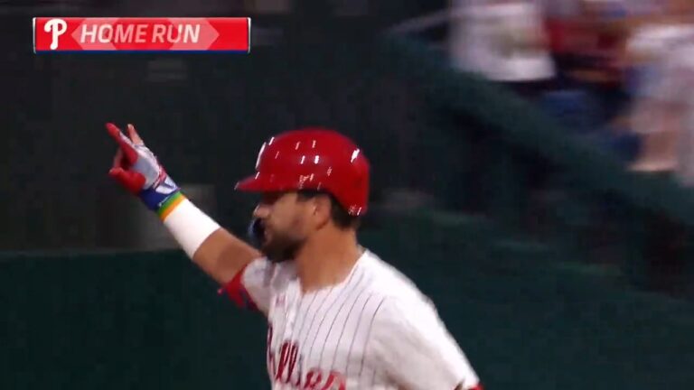 Kyle Schwarber blasts a GRAND SLAM to give Phillies a 6-5 lead over Marlins