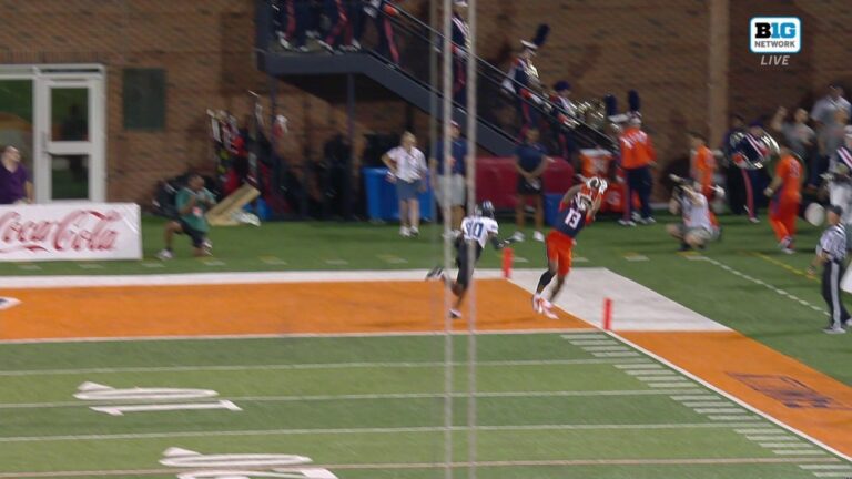 Luke Altmyer hits Pat Bryant on a 28-yard TD pass and increases Illinois