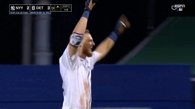 Parker Meadows collects a walkoff hit at the Little League Classic to win it for the Tigers against the Yankees