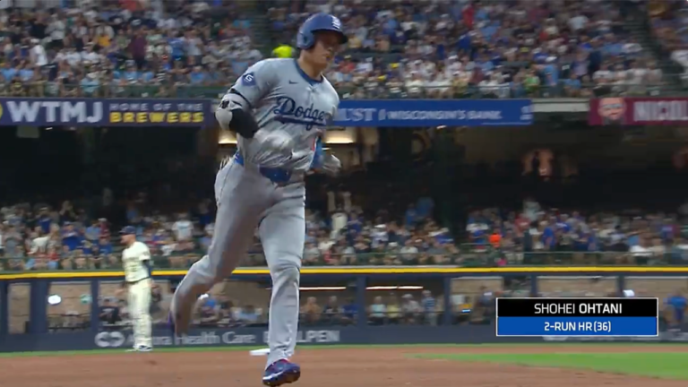 Shohei Ohtani launches a two-run home run to extend Dodgers