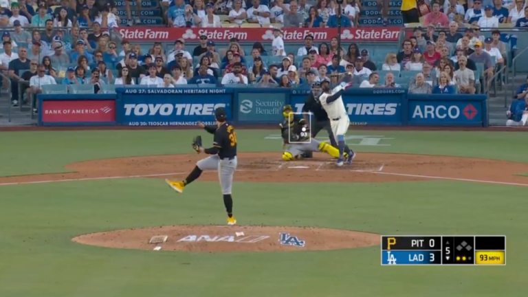 Teoscar Hernández hits a solo home run against Pirates