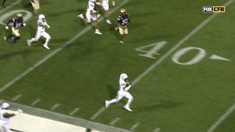 Jamaal Bell returns a kickoff 101 yards for a TD and gives Baylor a 17-10 lead over Colorado