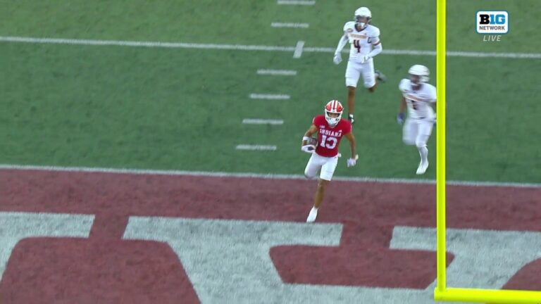 Kurtis Rourke links up with Elijah Sarratt for a 71-yard TD, extending Indiana