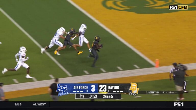 Richard Reese breaks out for a 28-yard touchdown to extend Baylor