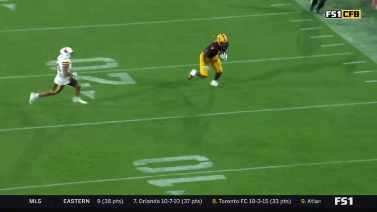 Sam Leavitt connects with Chamon Metayer for a 25-yard TD, extending Arizona State